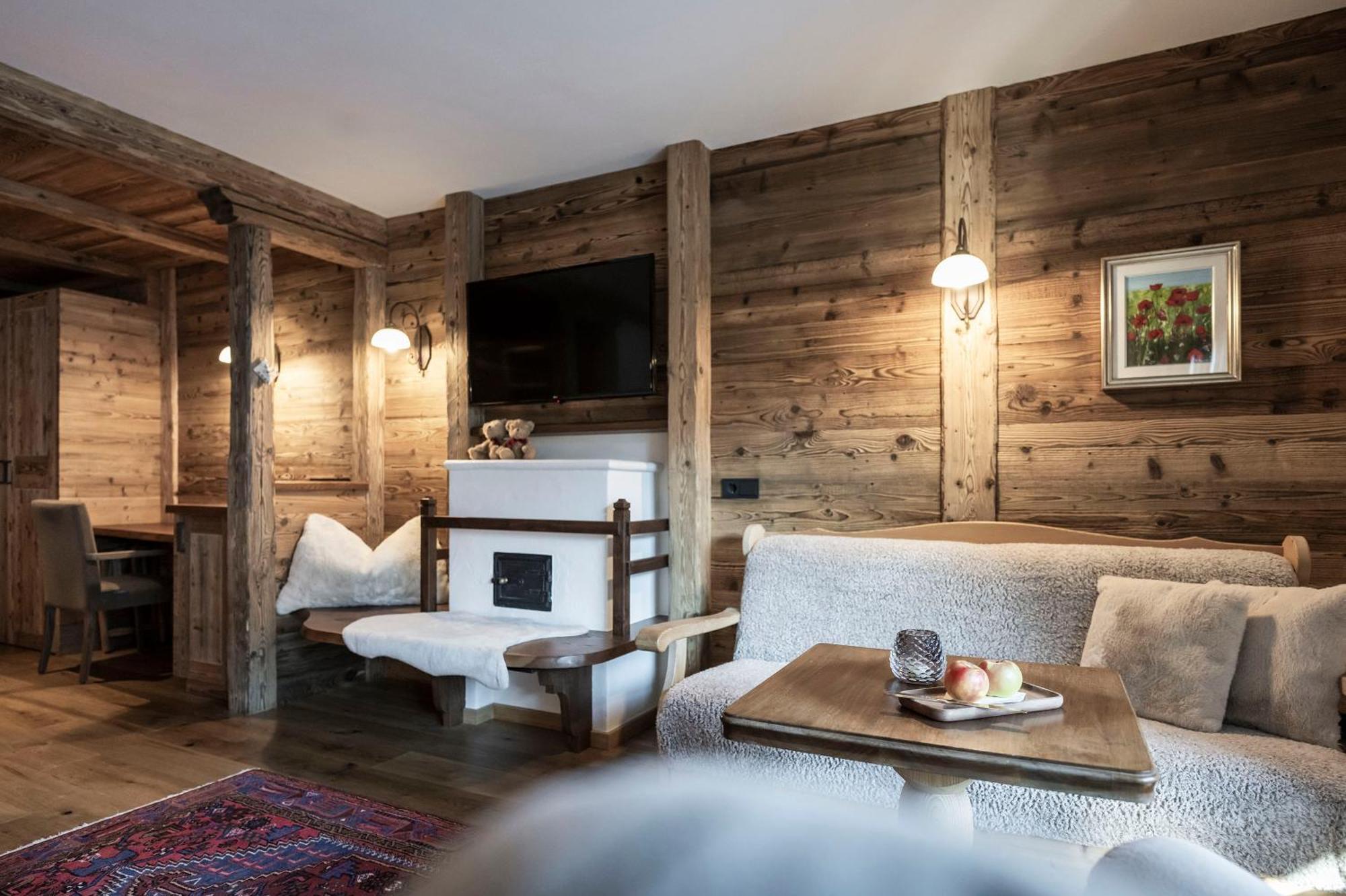 Charmehotel Uhrerhof - Deur Ortisei Exterior photo