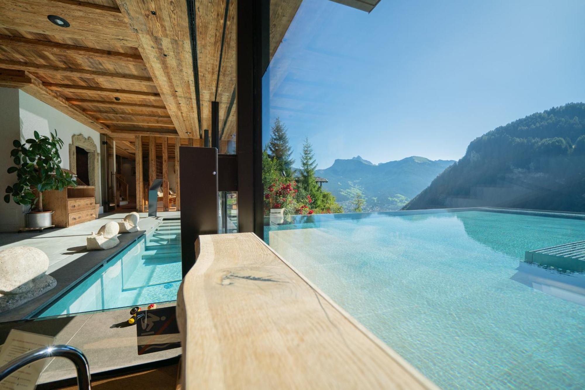 Charmehotel Uhrerhof - Deur Ortisei Exterior photo