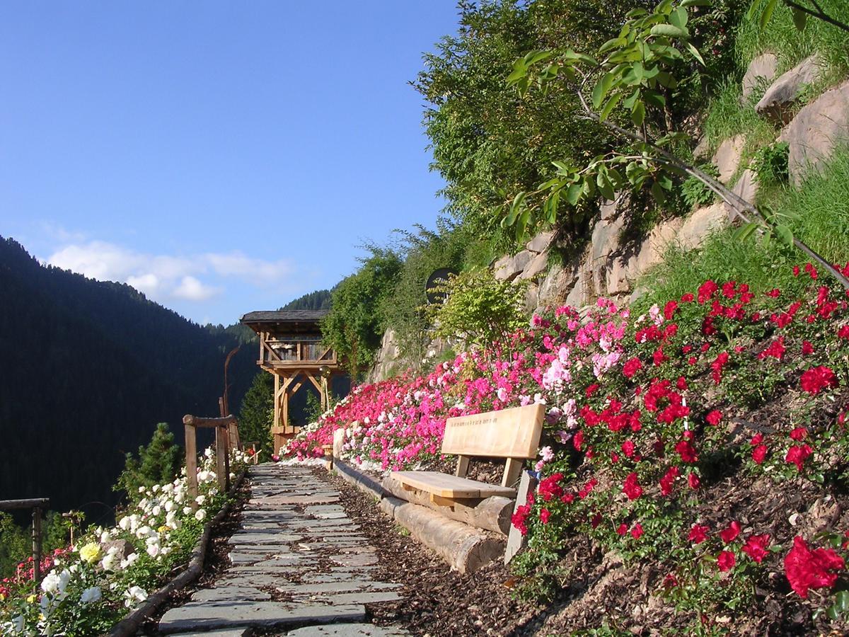 Charmehotel Uhrerhof - Deur Ortisei Exterior photo